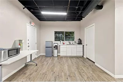 3316 W Victory Boulevard, Burbank, CA 91505 - Photo 10