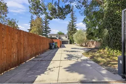 8633 Zelzah, Northridge, CA 91325 - Photo 6