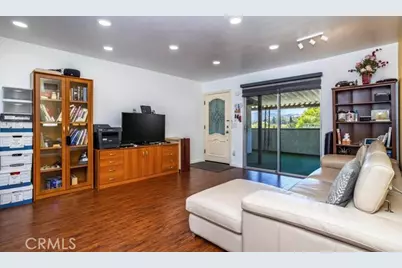 19716 Avenue Of The Oaks, Newhall, CA 91321 - Photo 4