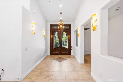 5050 Serrania Avenue, Woodland Hills, CA 91364 - Photo 2