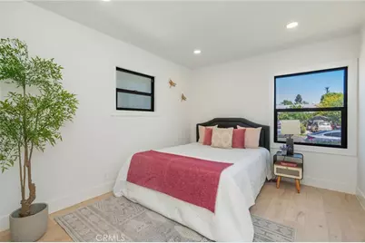 17200 Lanark Street, Lake Balboa, CA 91406 - Photo 12