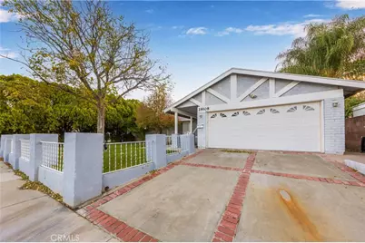 28108 Oaklar Drive, Saugus, CA 91350 - Photo 2