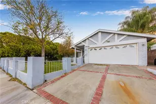 28108 Oaklar Dr, Saugus, CA 91350 - Photo 2