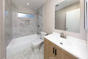 28108 Oaklar Dr, Saugus, CA 91350 - Photo 12