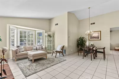 28439 Victoria, Castaic, CA 91384 - Photo 4