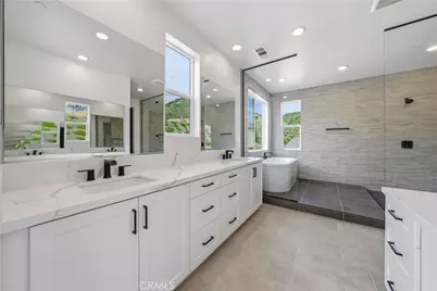 30135 Hillside Place, Castaic, CA 91384 - Photo 54
