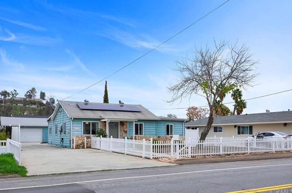 8749 Cottonwood Ave, Santee, CA 92071-4447