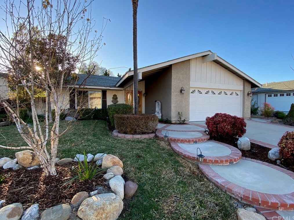 1564 Burning Tree Dr, Thousand Oaks, CA 91362-1308
