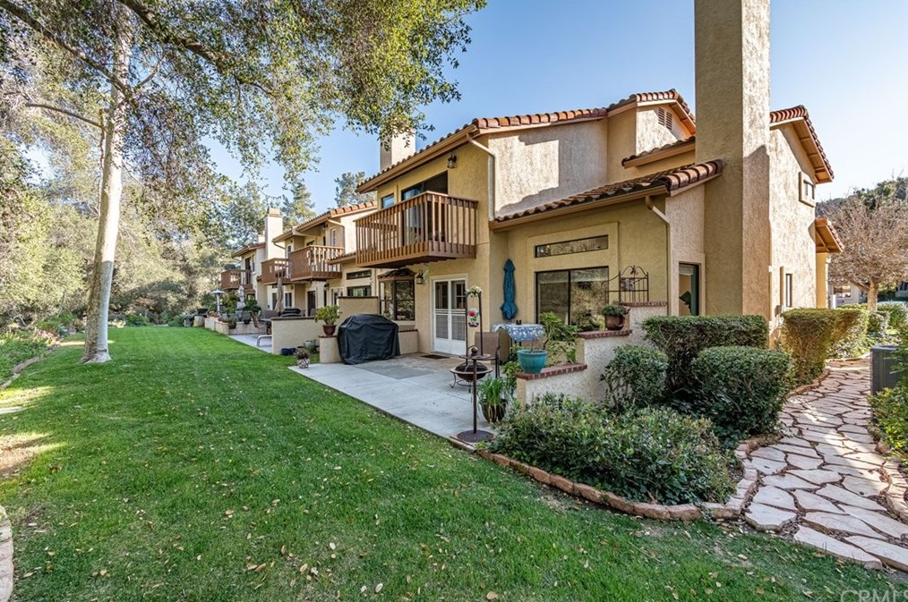 1718 Tecalote Dr, Fallbrook, CA 92028-9321