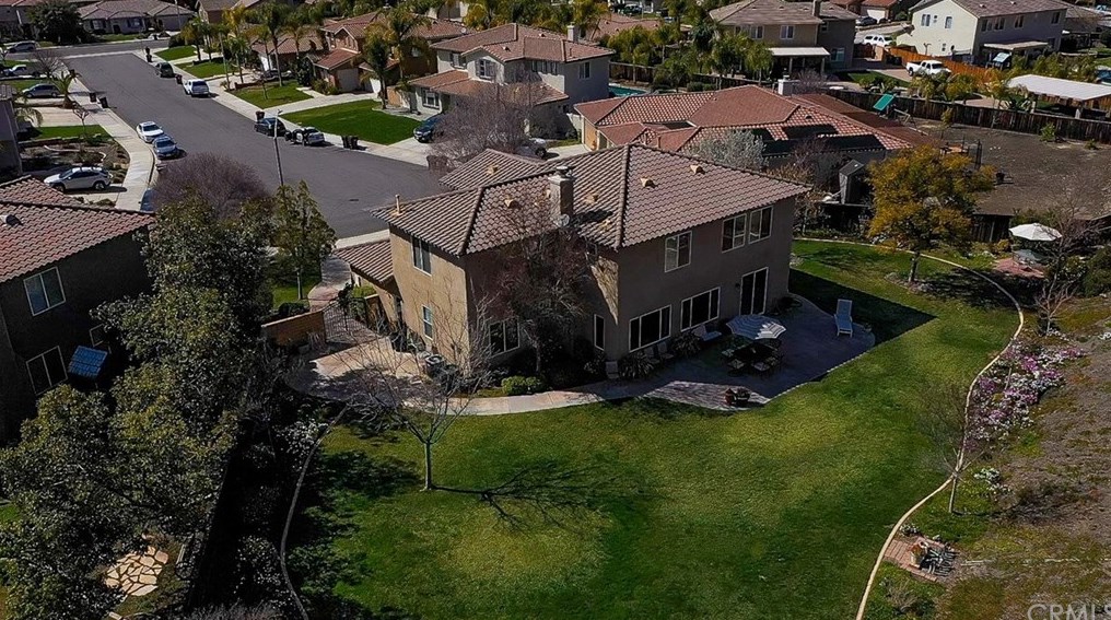 32333 Mountain Blue Ct, Winchester, CA 92596-8999