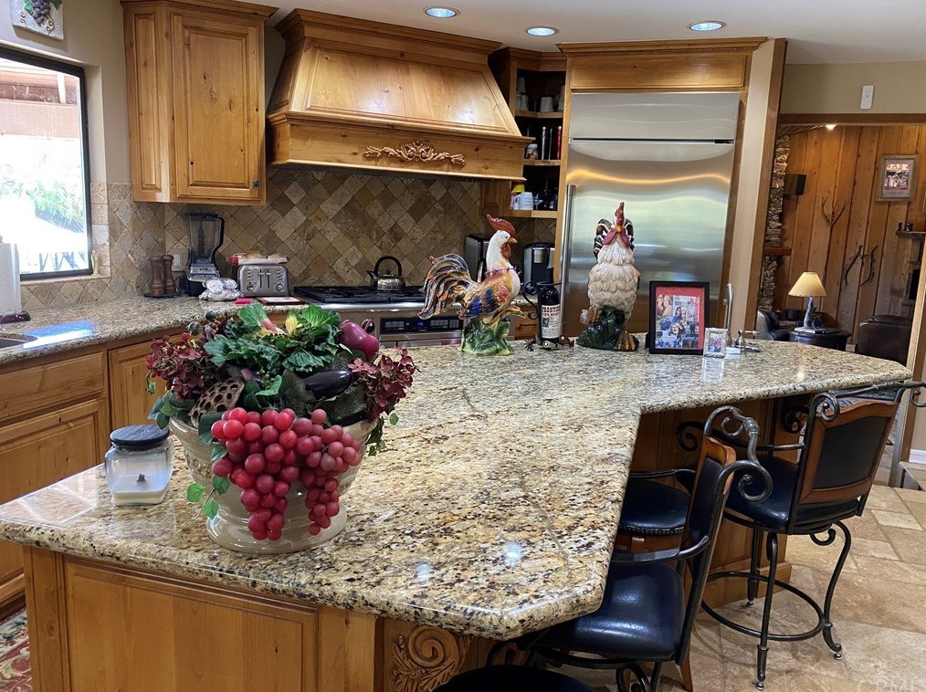40400 Calle Bandido, Murrieta, CA 92562-9793