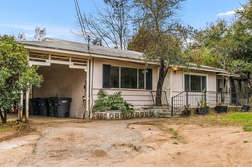 5041 5th St, Fallbrook, CA 92028-8863