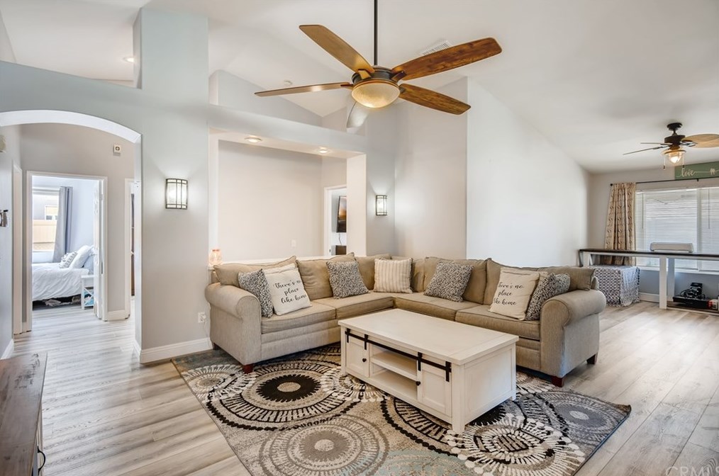 31295 Jan Steen Ct, Winchester, CA 92596-9392