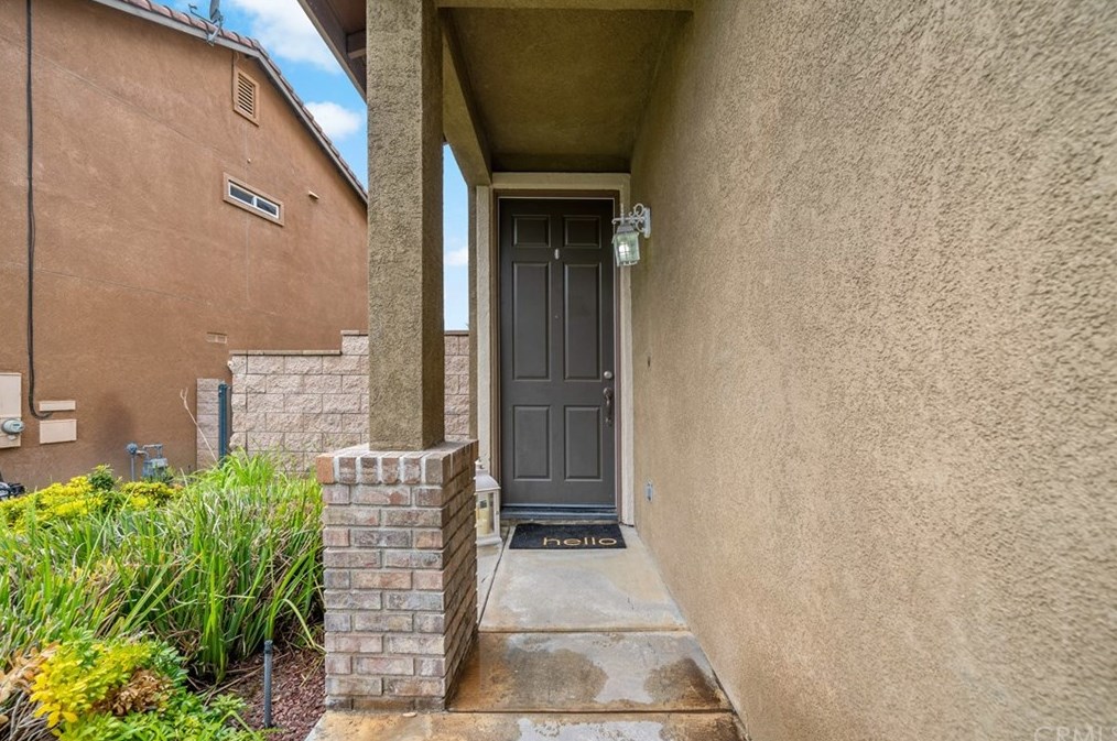 38941 Red Post Cir, Murrieta CA  92563-6206 exterior