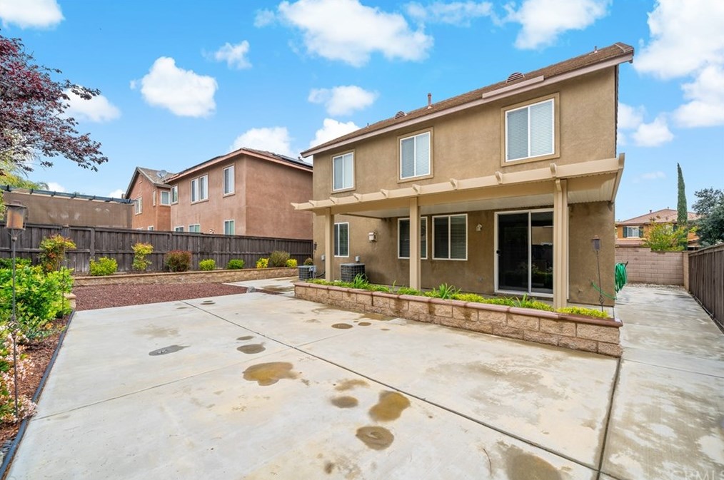 38941 Red Post Cir, Murrieta CA  92563-6206 exterior
