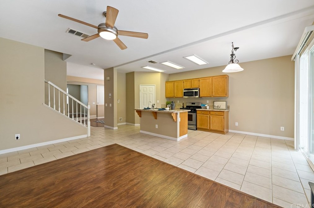 38941 Red Post Cir, Murrieta CA  92563-6206 exterior