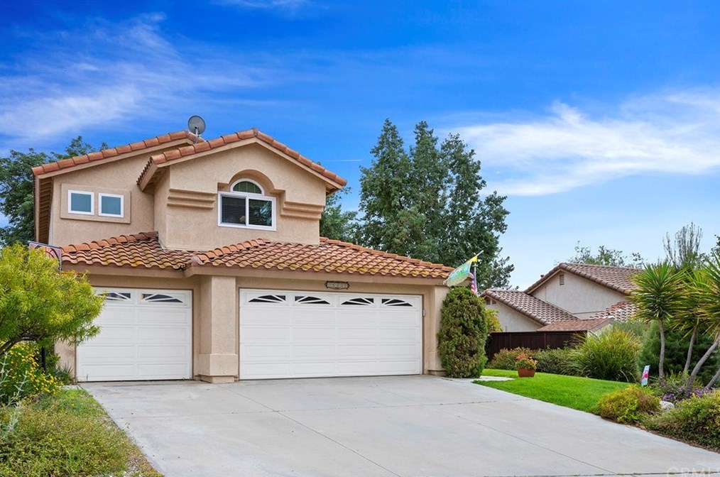 25332 Calle De Tres Amigos, Murrieta, CA 92563-5226