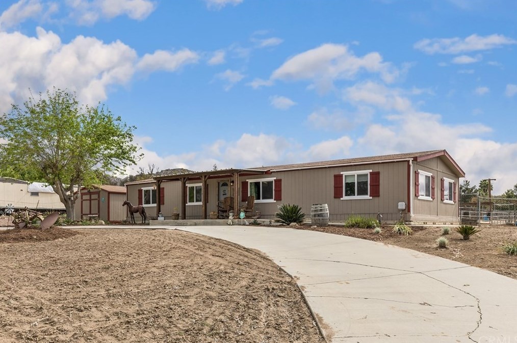 25310 Sultanas Rd, Homeland, CA 92548-9215