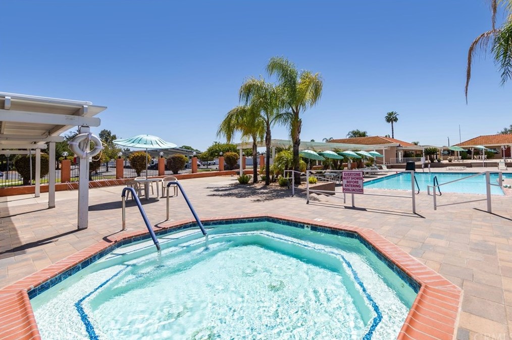 28890 Calle Alta, Murrieta CA  92563-5640 exterior