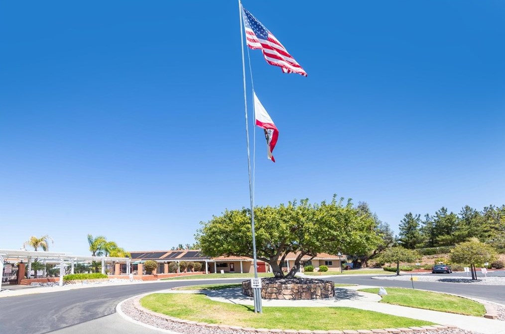 28890 Calle Alta, Murrieta CA  92563-5640 exterior