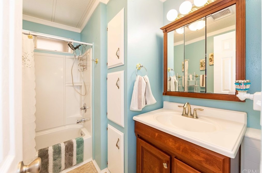 28890 Calle Alta, Murrieta CA  92563-5640 exterior