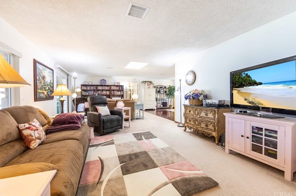 28890 Calle Alta, Murrieta CA  92563-5640 exterior