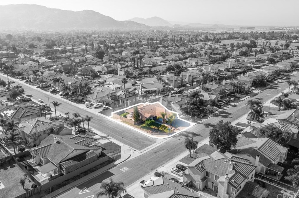 16198 Greenfield St, Moreno Valley CA  92551-7256 exterior
