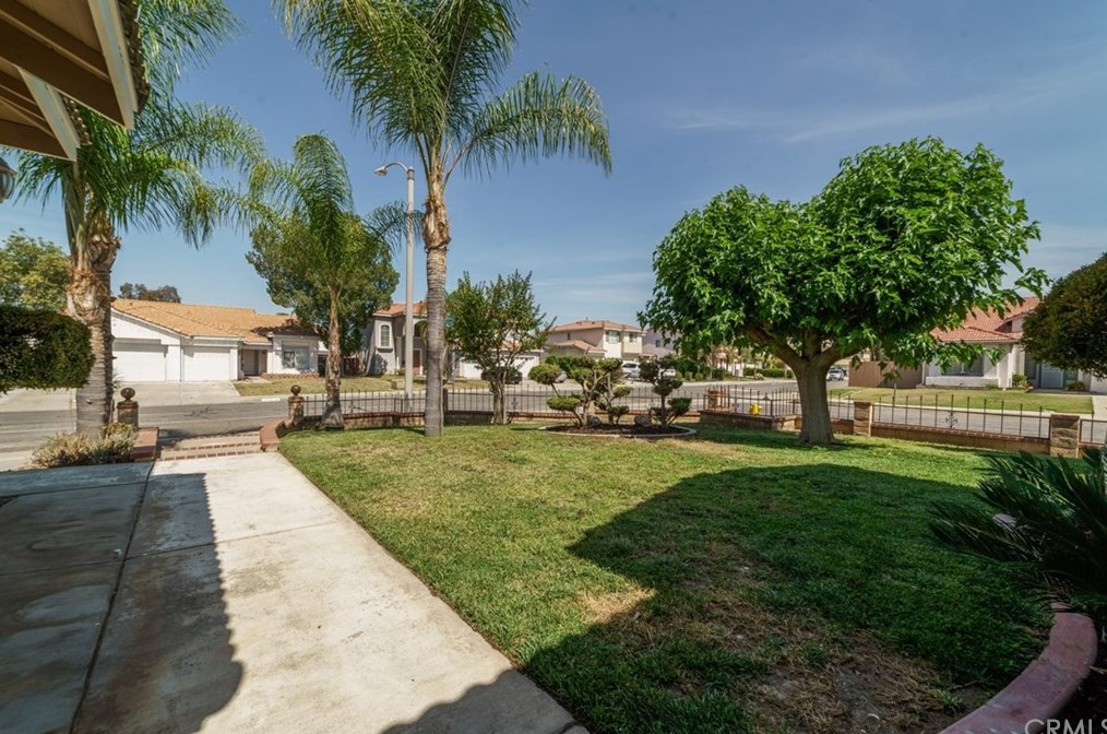 16198 Greenfield St, Moreno Valley CA  92551-7256 exterior