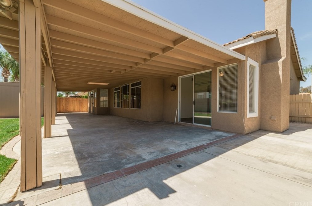 16198 Greenfield St, Moreno Valley CA  92551-7256 exterior