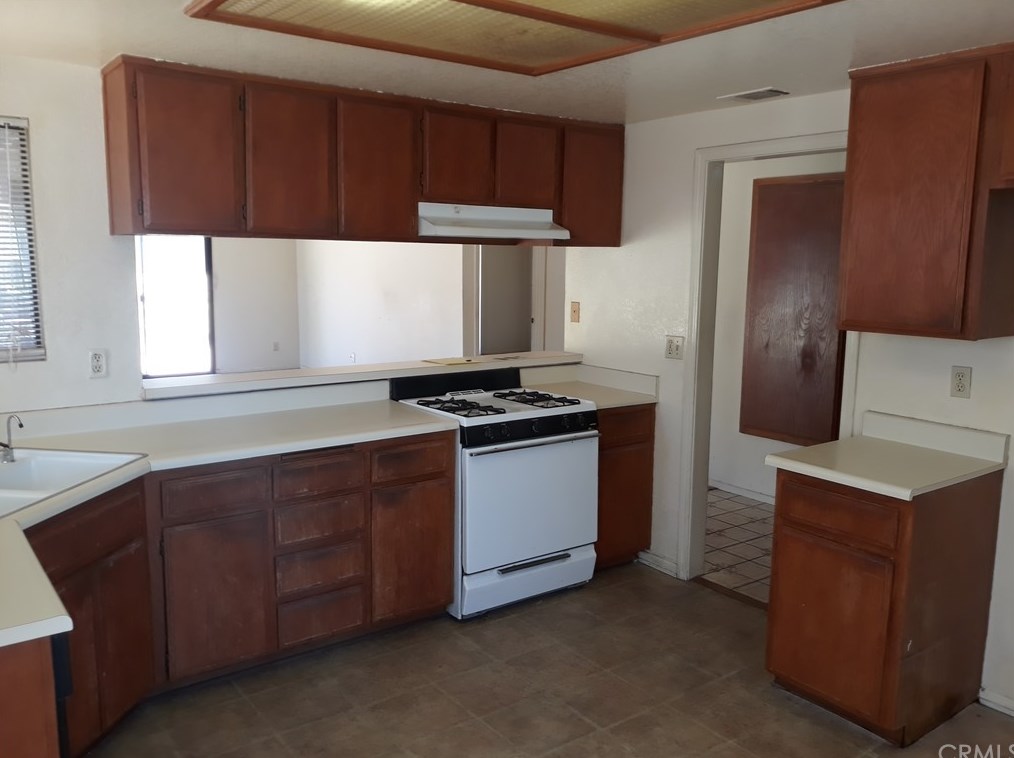 683 Quail Dr, Lake Elsinore, CA 92530