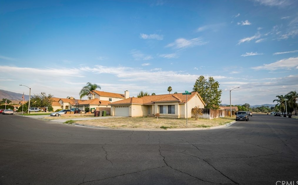 44203 Meadow Grove St, Hemet, CA 92544-2612
