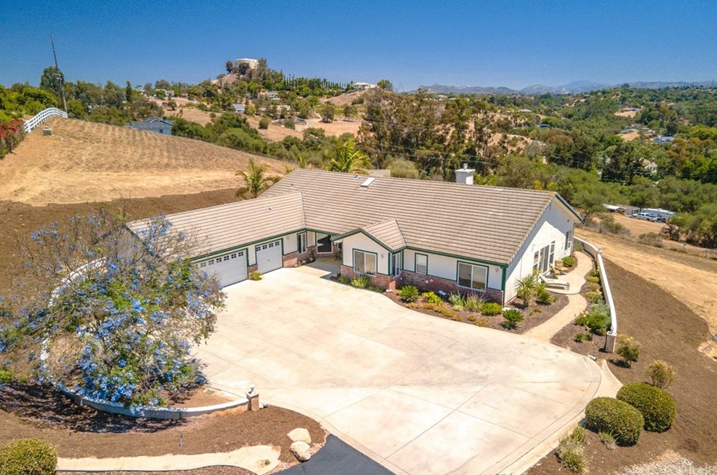 3660 Paseo De Olivos, Fallbrook, CA 92028-8685