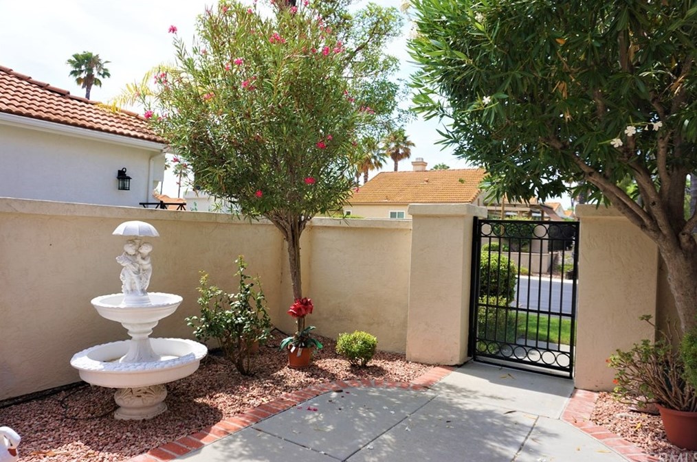 24066 Via Helena, Murrieta, CA 92562-3532