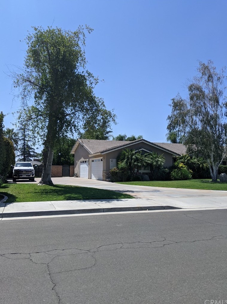 26261 Legacy Ct, Hemet, CA 92544-6676
