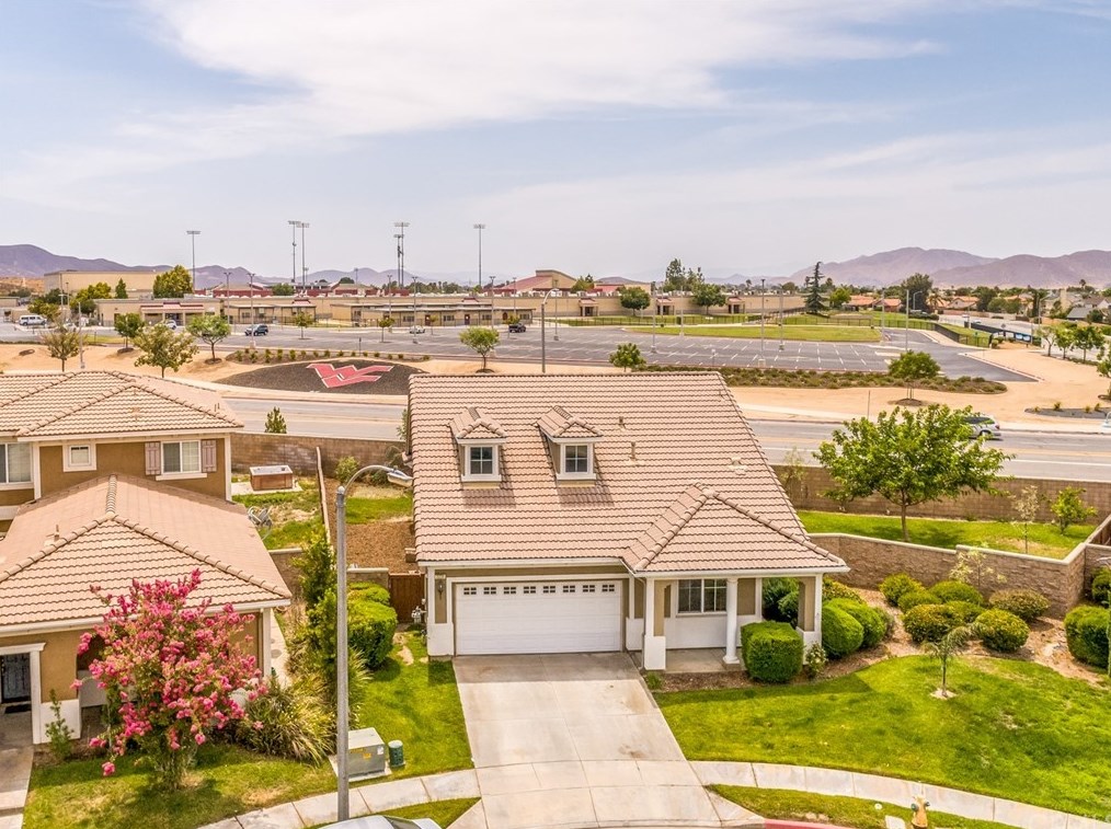 3235 Tumbleweed Rd, Hemet, CA 92545-8738