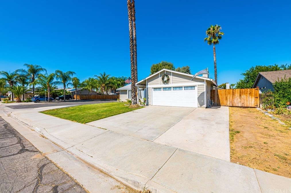 29585 Oakbridge Dr, Menifee, CA 92586