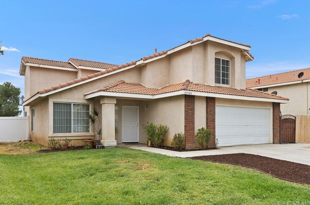 25909 Blueleaf St, Moreno Valley, CA 92553-6852