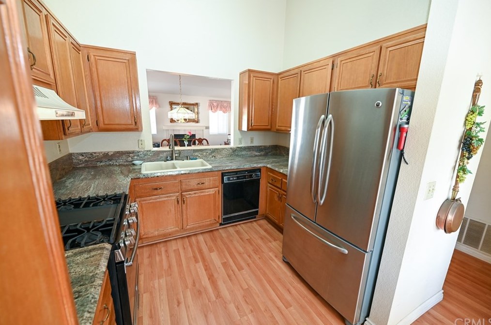 24460 Tuscola Cir, Murrieta CA 92562-4154 exterior