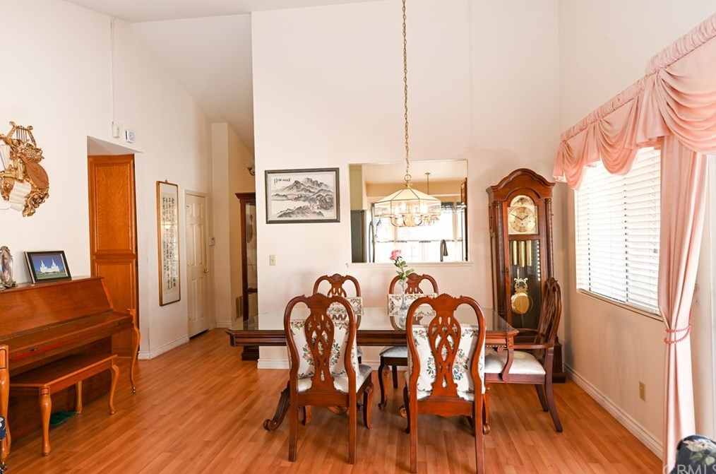 24460 Tuscola Cir, Murrieta CA 92562-4154 exterior