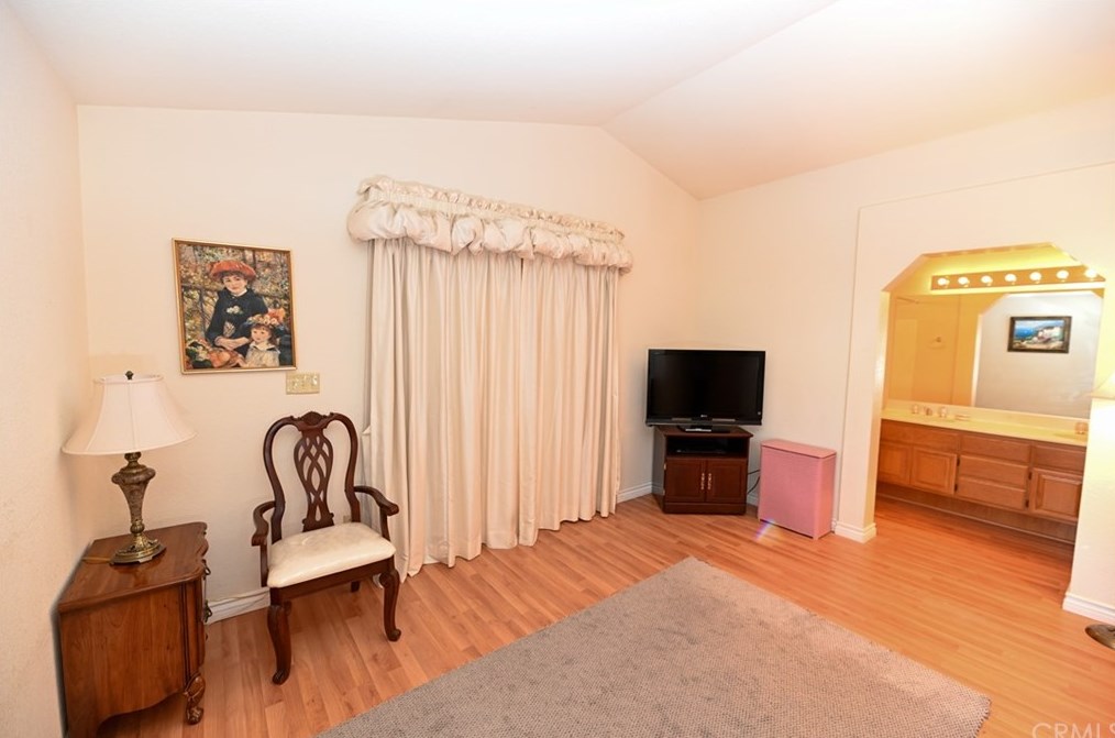 24460 Tuscola Cir, Murrieta CA 92562-4154 exterior