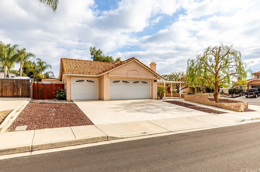 25289 Lacebark Dr, Murrieta, CA 92563-5263