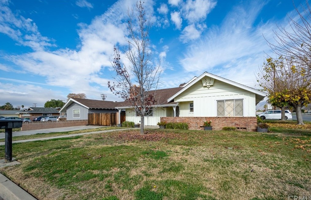 40492 Clark Dr, Hemet, CA 92544-8754