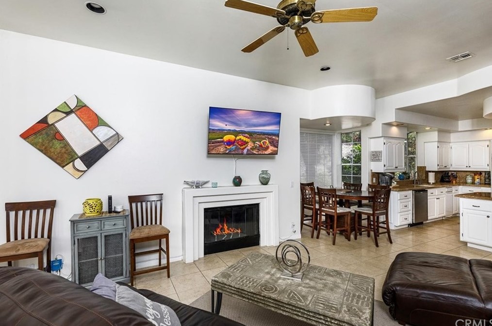 38388 Rock Creek Cir, Temecula CA  92592-8356 exterior