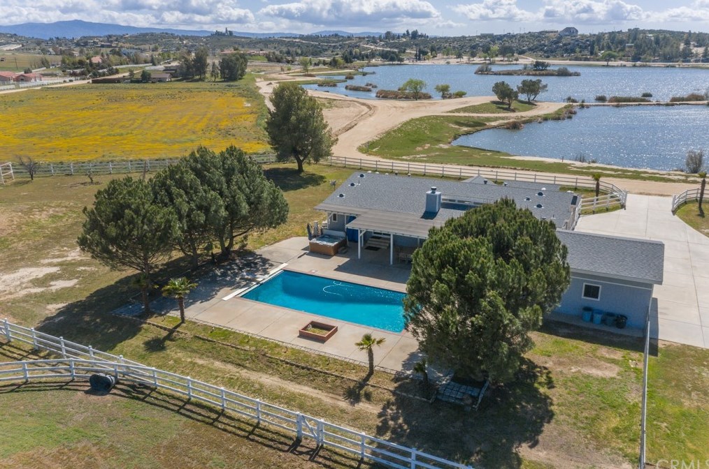 41625 Lakefront Dr, Aguanga, CA 92536