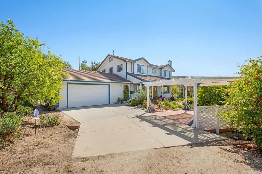 33970 Sage Rd, Hemet, CA 92544-9525