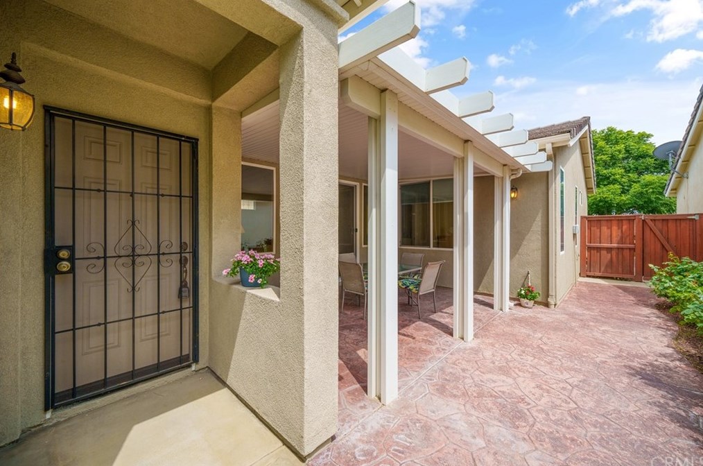 208 Four Seasons Blvd, Hemet, CA 92545-3424