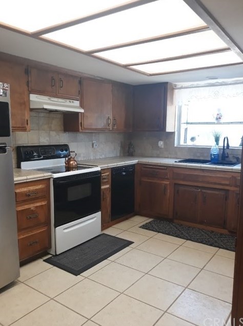40544 Mayberry Ave, Hemet, CA 92544-6216