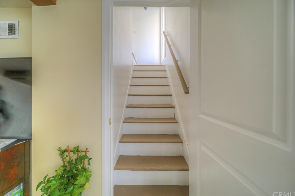 4250 York Blvd, Los Angeles CA  90065-4625 exterior