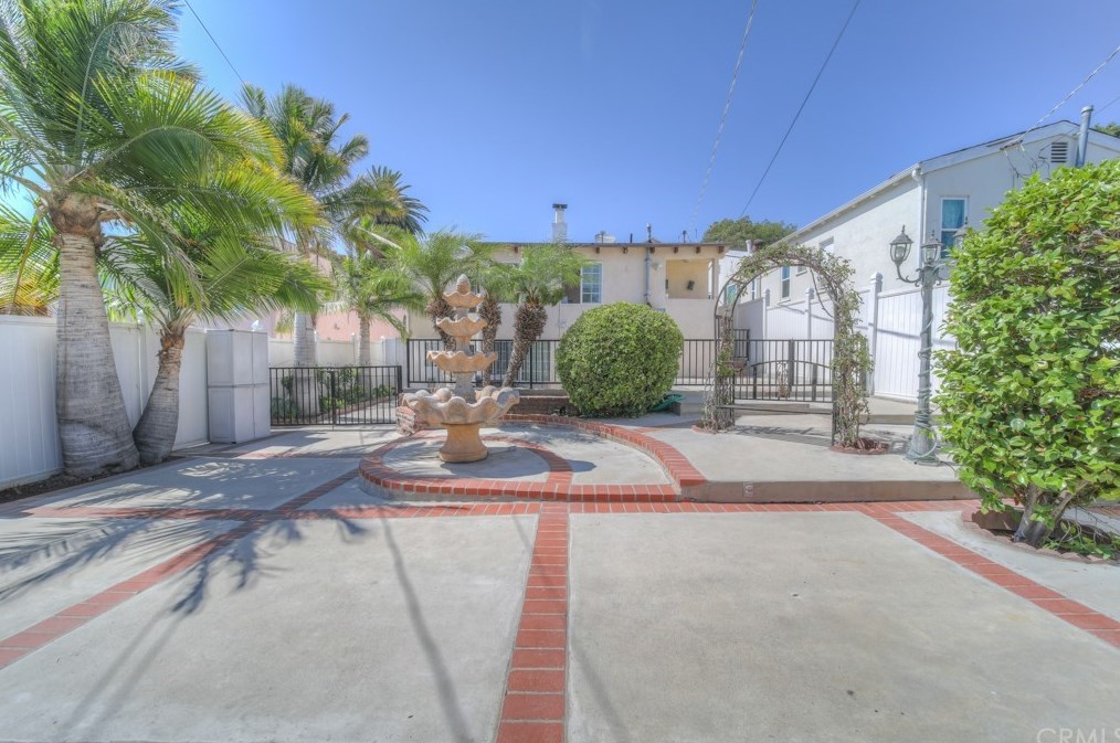 4250 York Blvd, Los Angeles CA  90065-4625 exterior