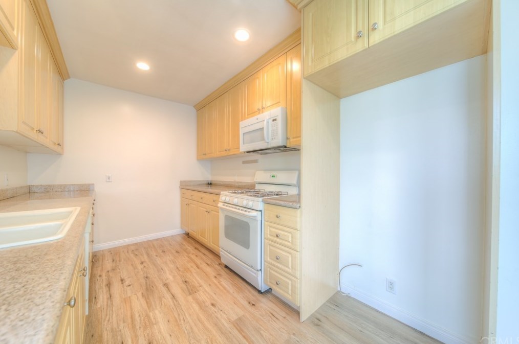 4250 York Blvd, Los Angeles CA  90065-4625 exterior